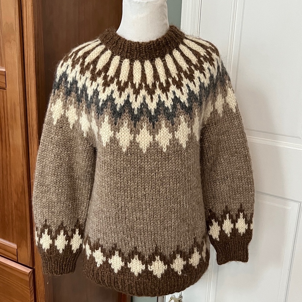 Vintage Hilda Icelandic wool lopapeysa crew neck sweater - EUC - Women’s Medium.